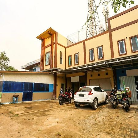 Oyo 90825 Hotel Lizha 2 Samarinda Exteriér fotografie