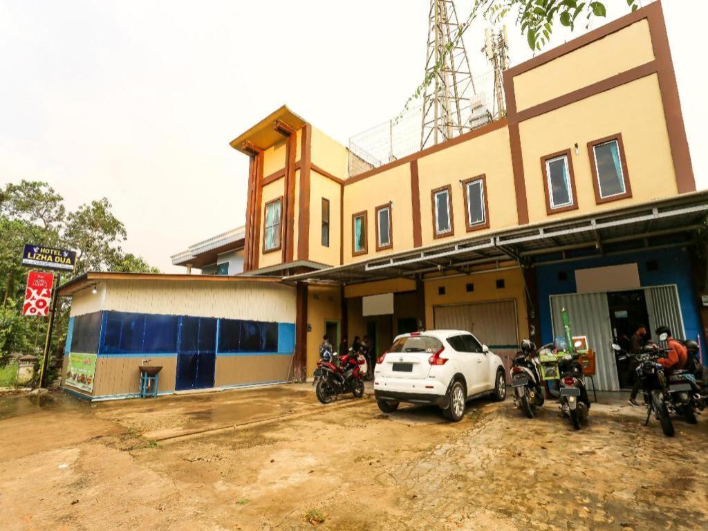 Oyo 90825 Hotel Lizha 2 Samarinda Exteriér fotografie